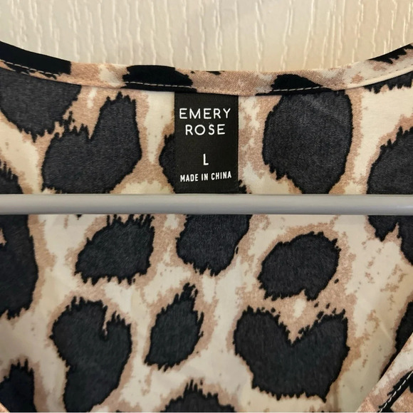 Emery Rose Lepord Print Sleeveless Tank Top Size large - Picture 3 of 7